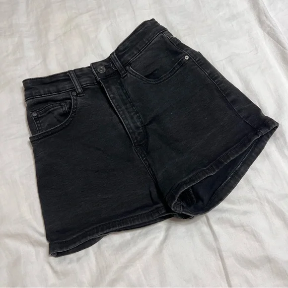 Pull&Bear Black Denim Womens Short Size 0 - Picture 1 of 3
